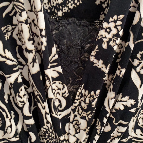 3/4 sleeve lace inset blouse - Picture 4 of 7